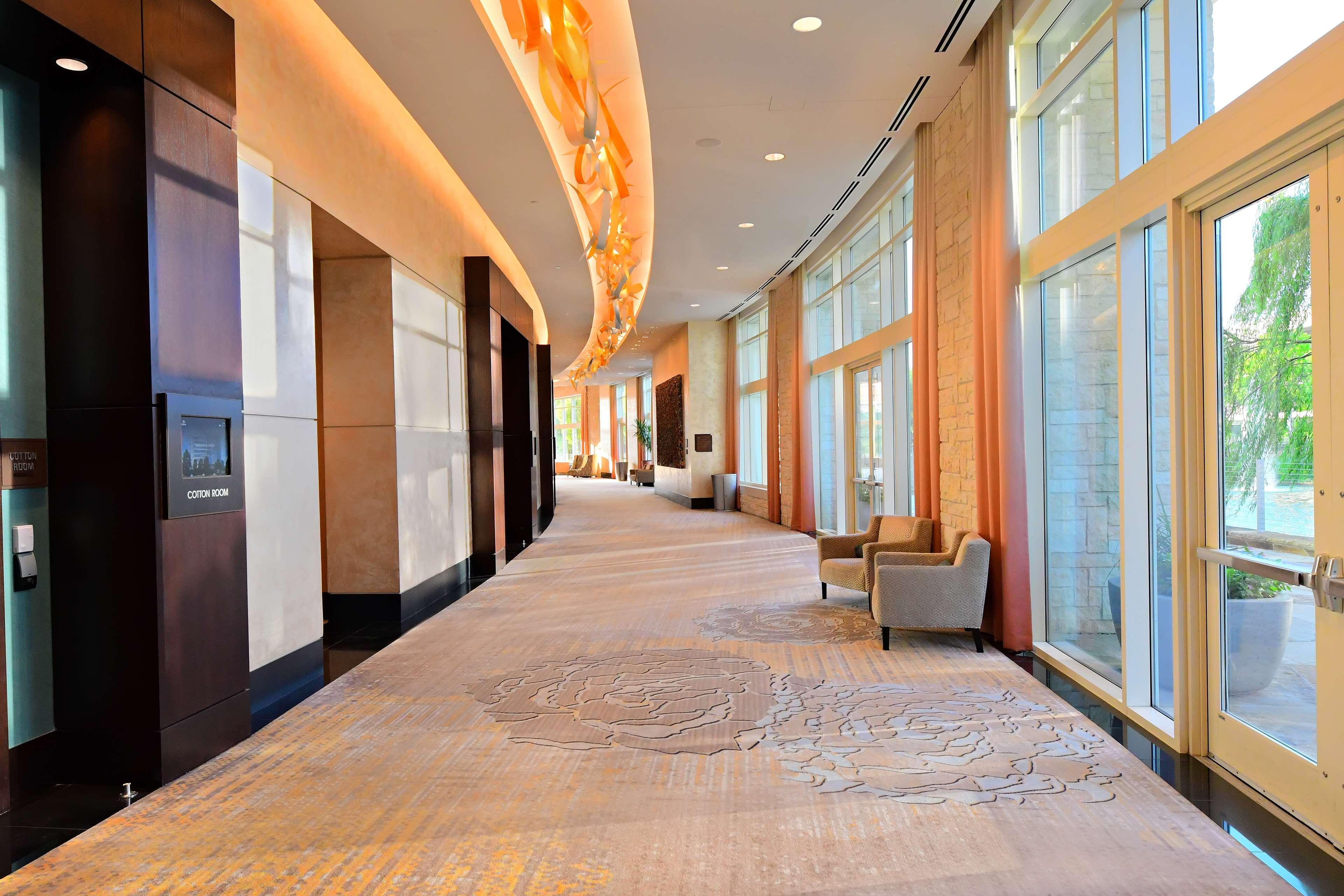 Hilton Dallas/Plano Granite Park Екстер'єр фото