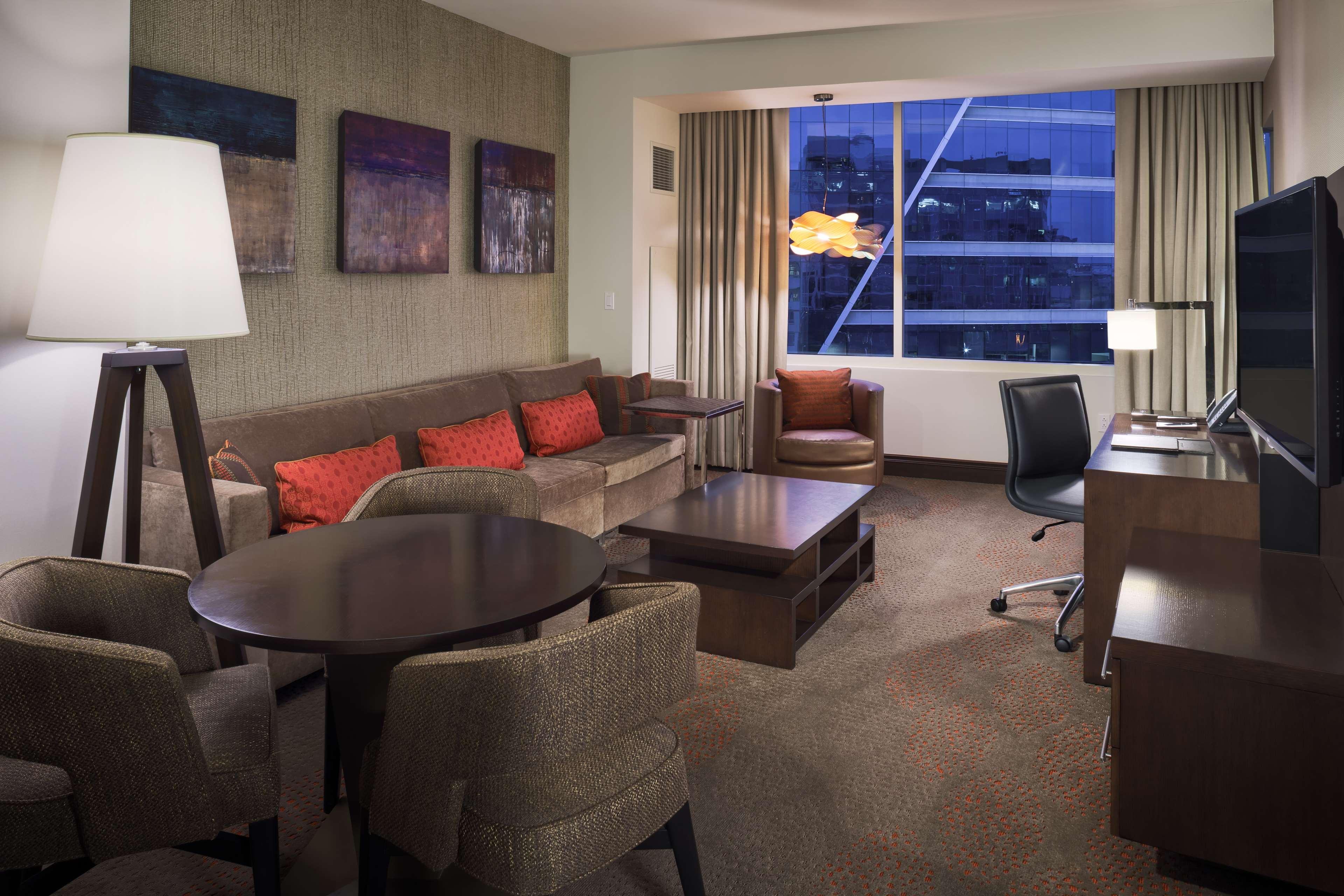 Hilton Dallas/Plano Granite Park Екстер'єр фото