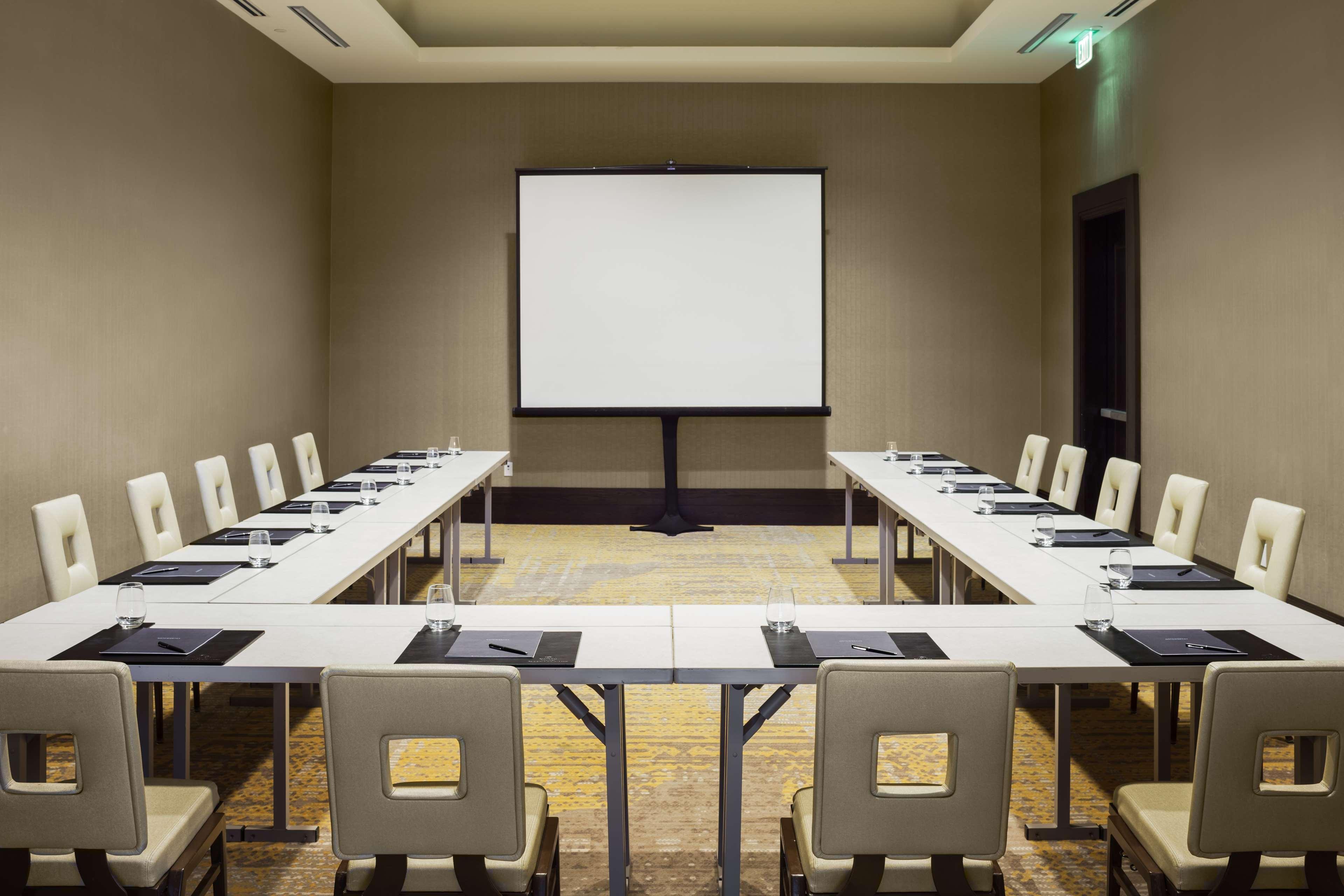 Hilton Dallas/Plano Granite Park Екстер'єр фото