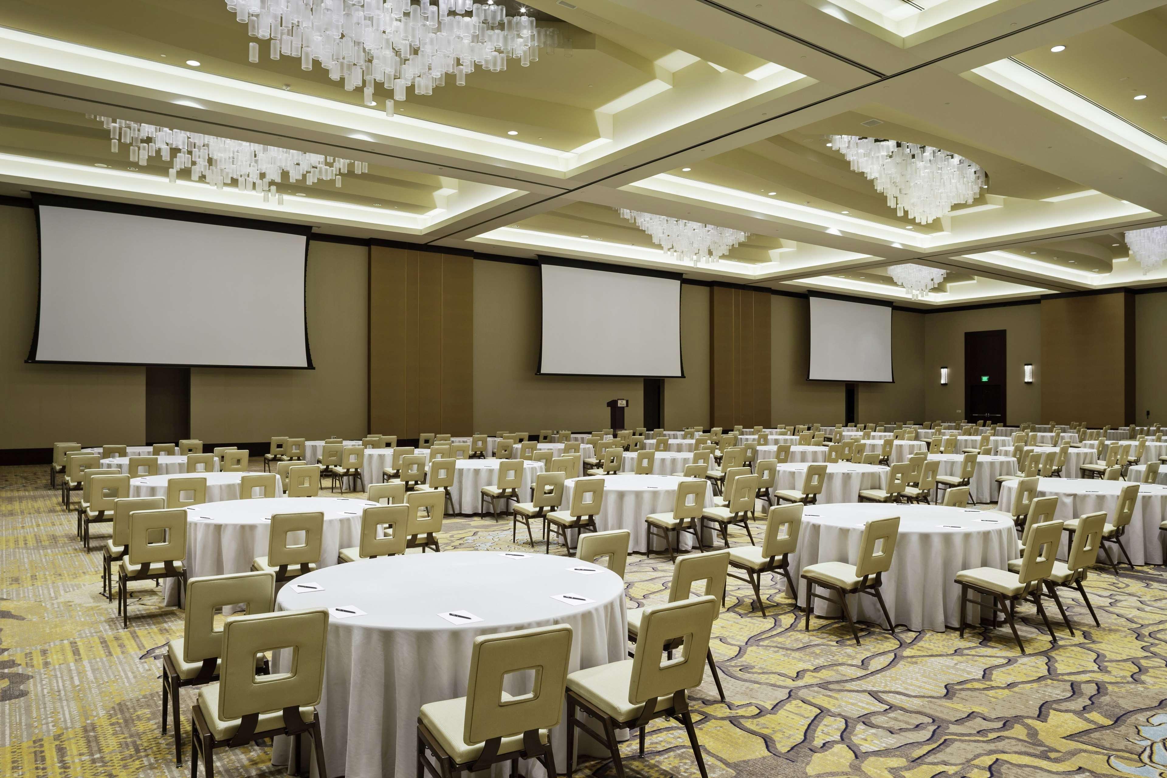 Hilton Dallas/Plano Granite Park Екстер'єр фото