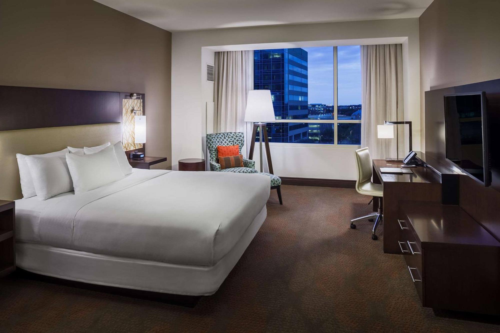 Hilton Dallas/Plano Granite Park Екстер'єр фото