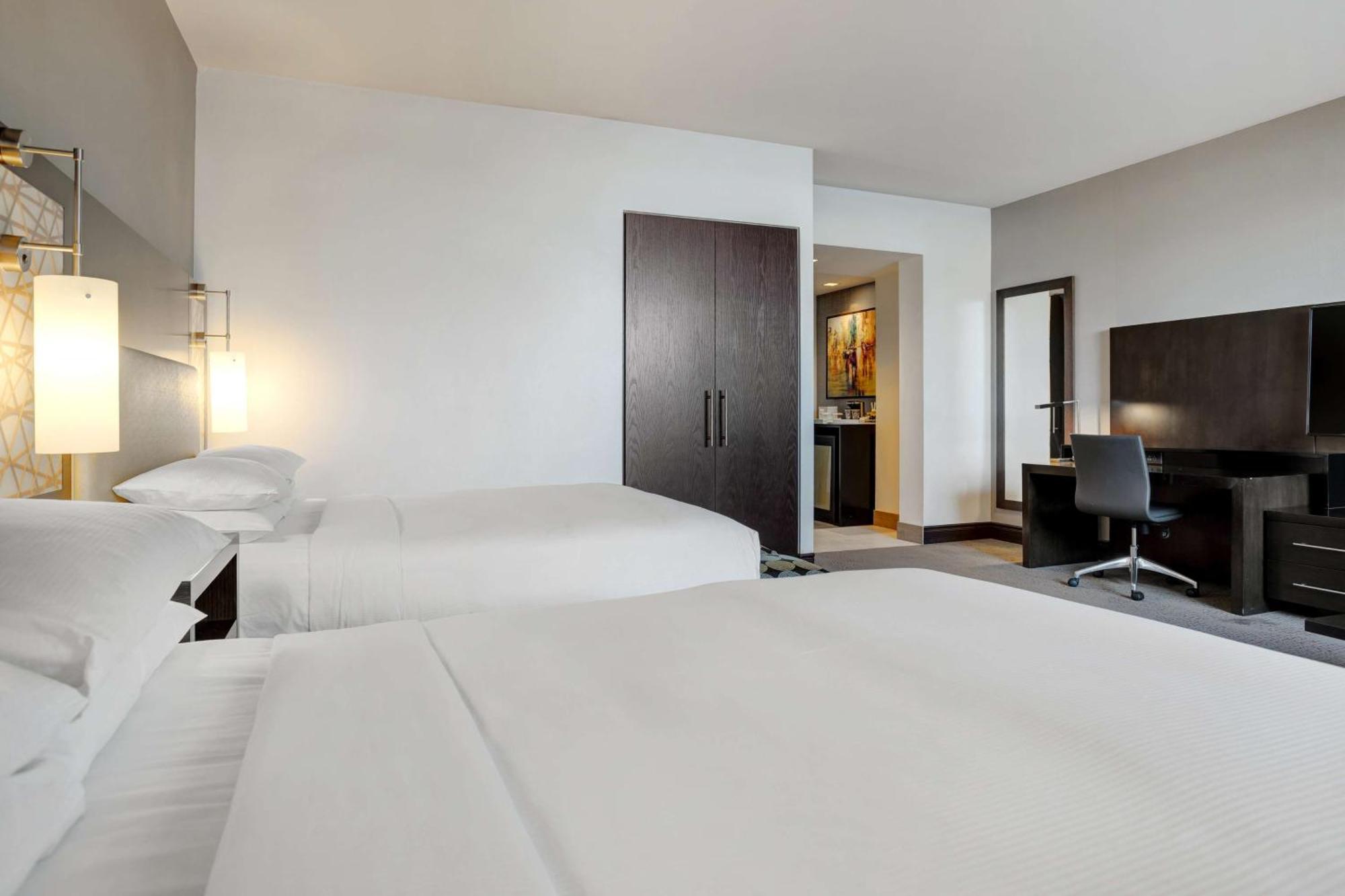 Hilton Dallas/Plano Granite Park Екстер'єр фото