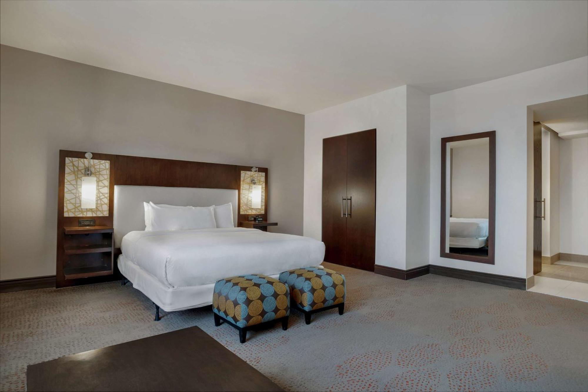 Hilton Dallas/Plano Granite Park Екстер'єр фото
