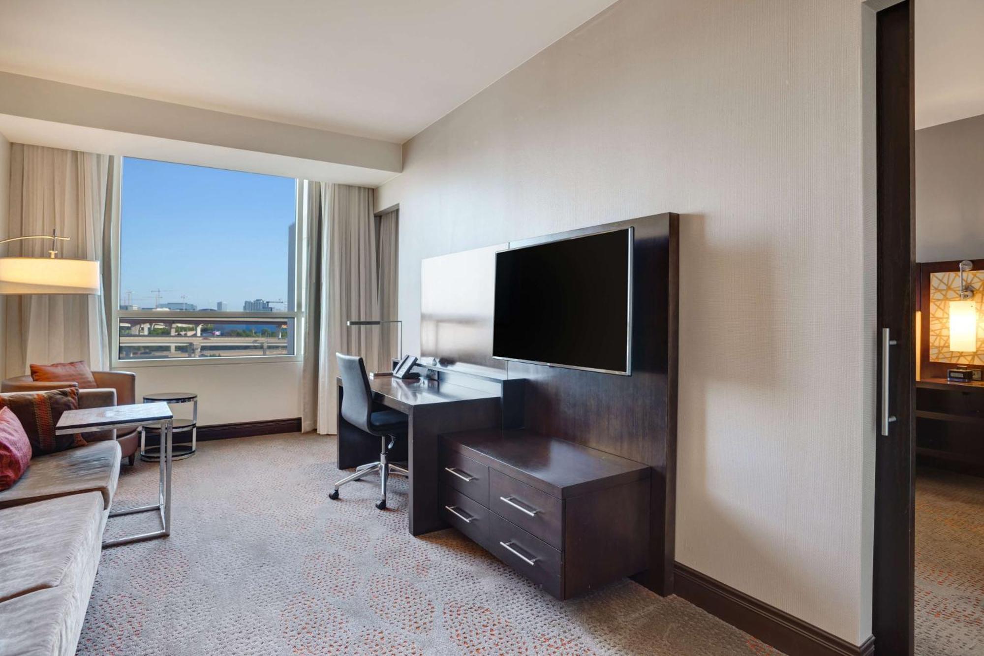 Hilton Dallas/Plano Granite Park Екстер'єр фото