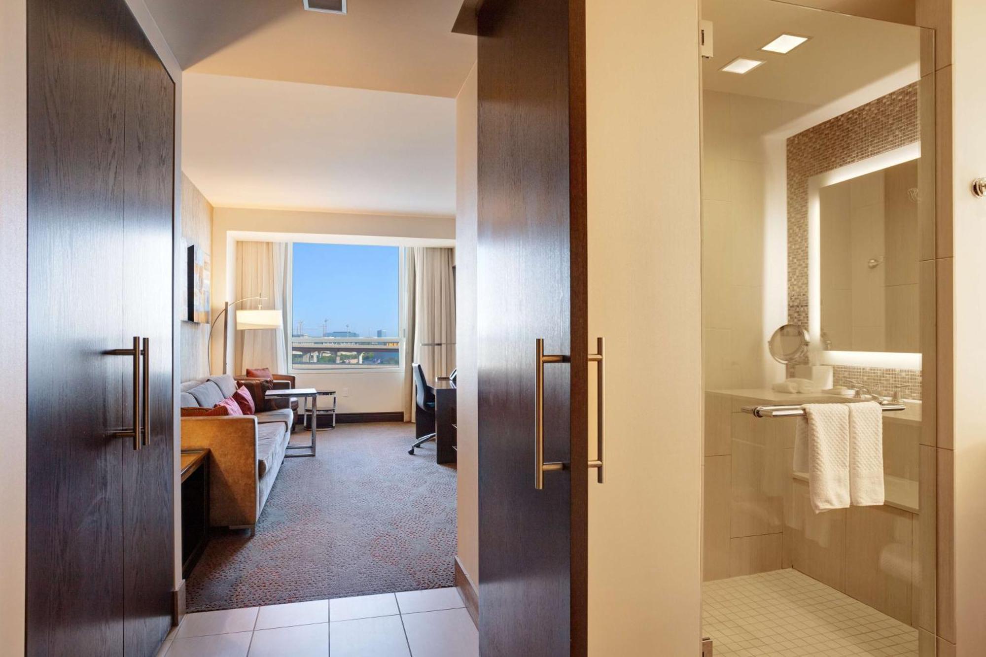 Hilton Dallas/Plano Granite Park Екстер'єр фото