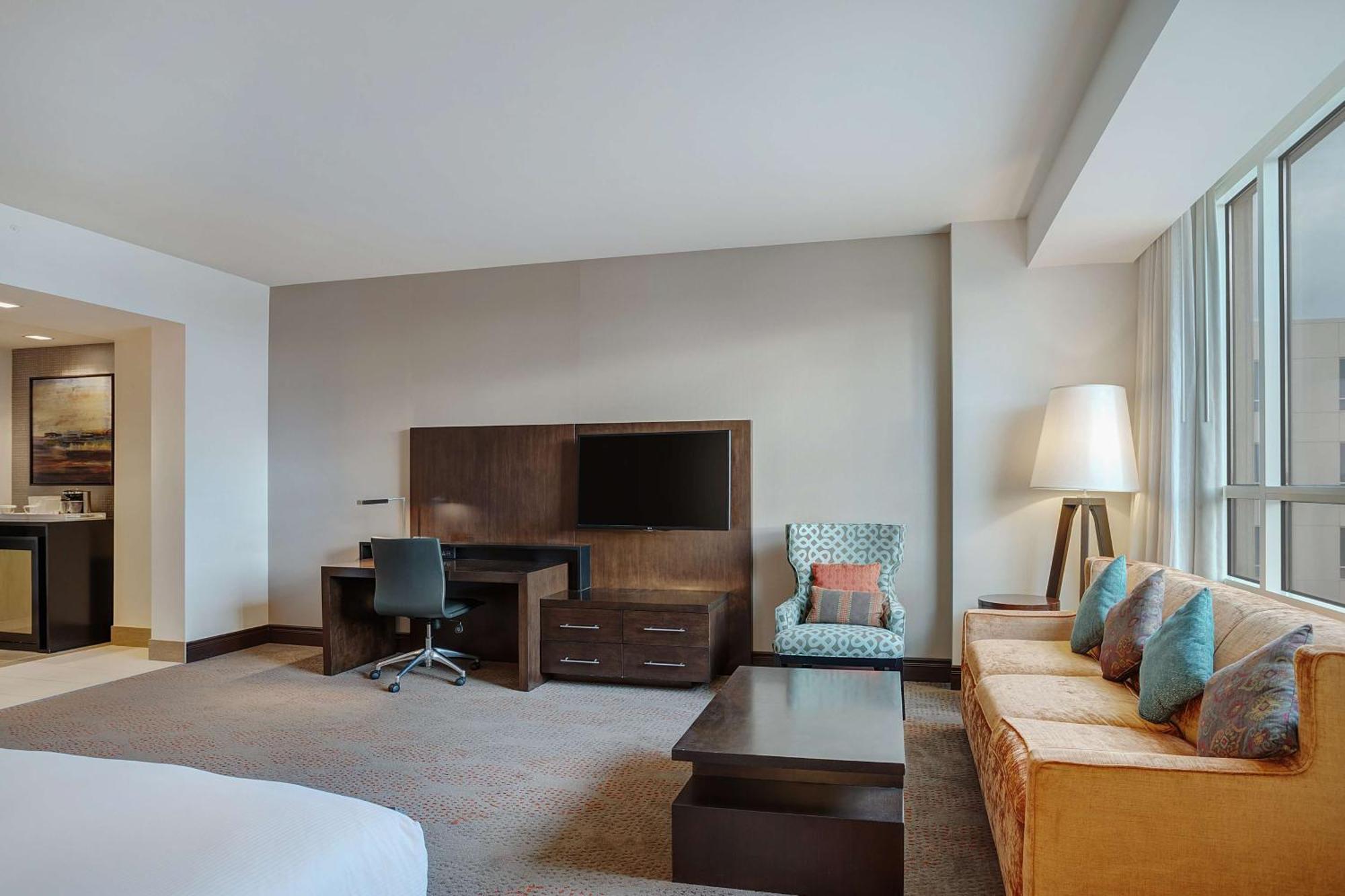 Hilton Dallas/Plano Granite Park Екстер'єр фото