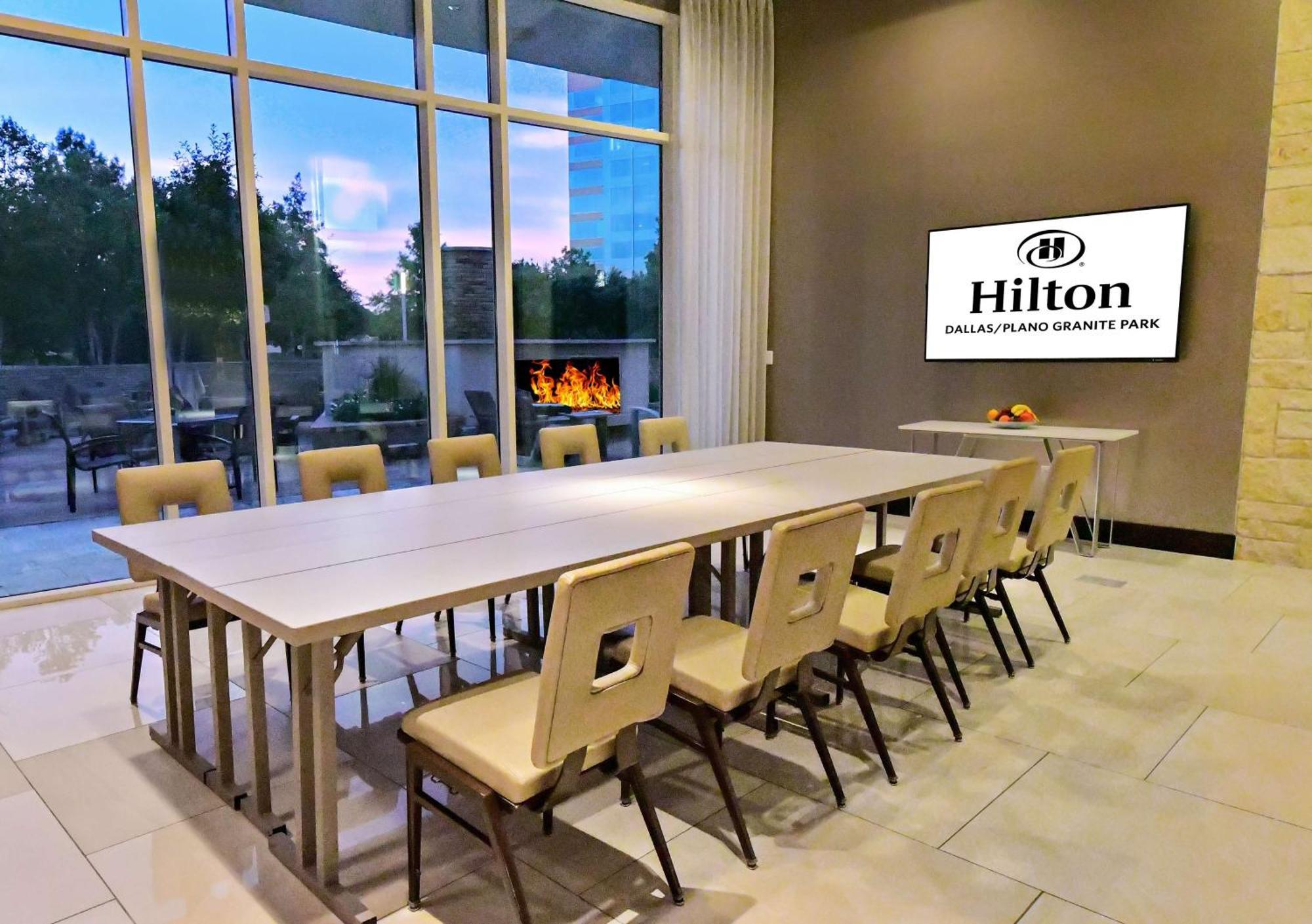 Hilton Dallas/Plano Granite Park Екстер'єр фото