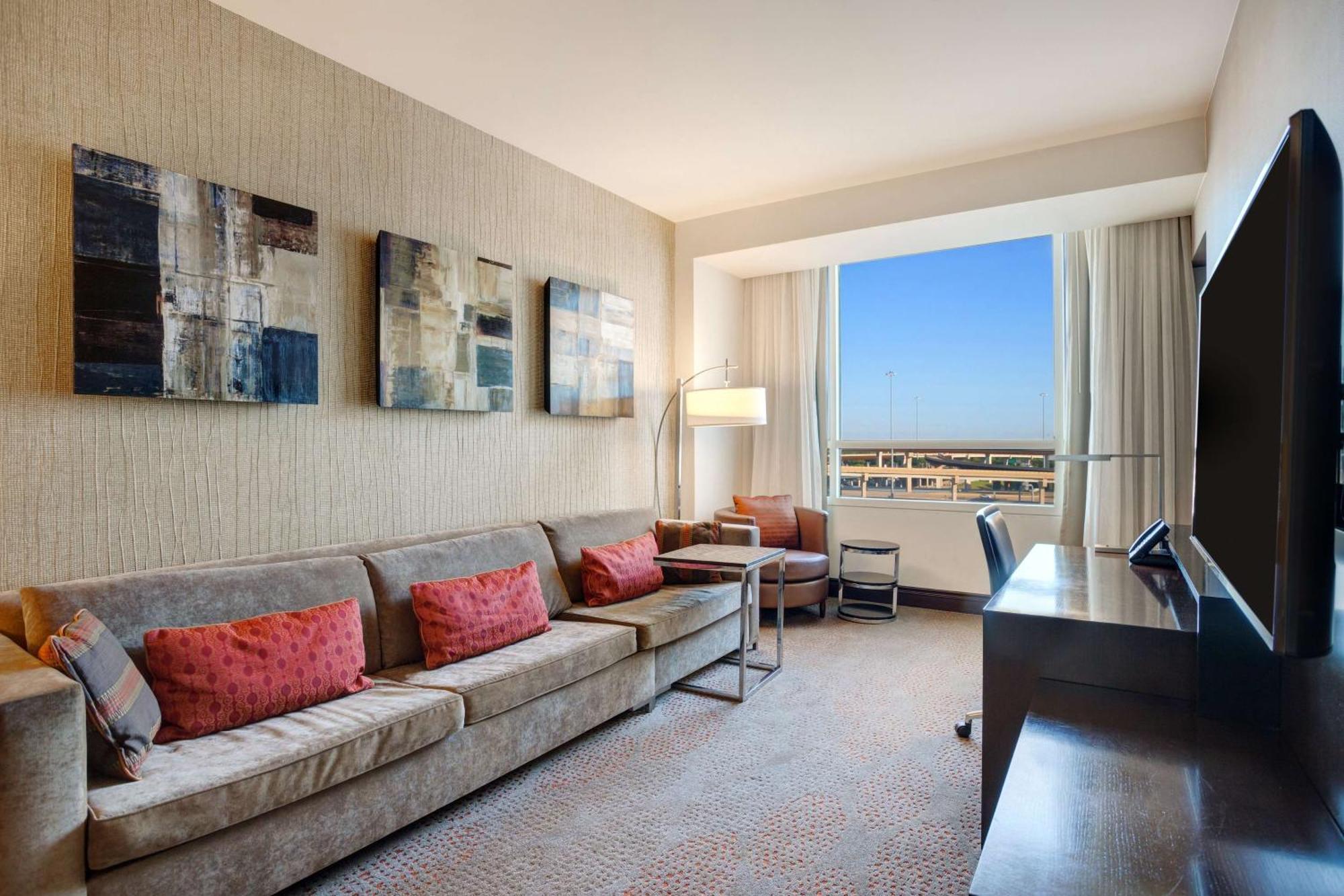 Hilton Dallas/Plano Granite Park Екстер'єр фото