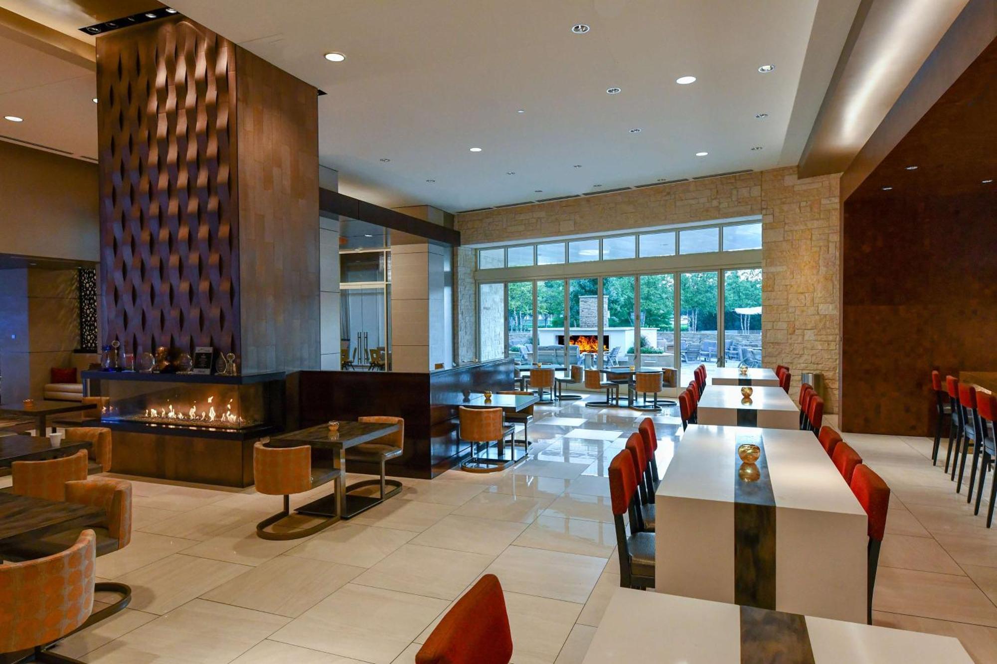 Hilton Dallas/Plano Granite Park Екстер'єр фото