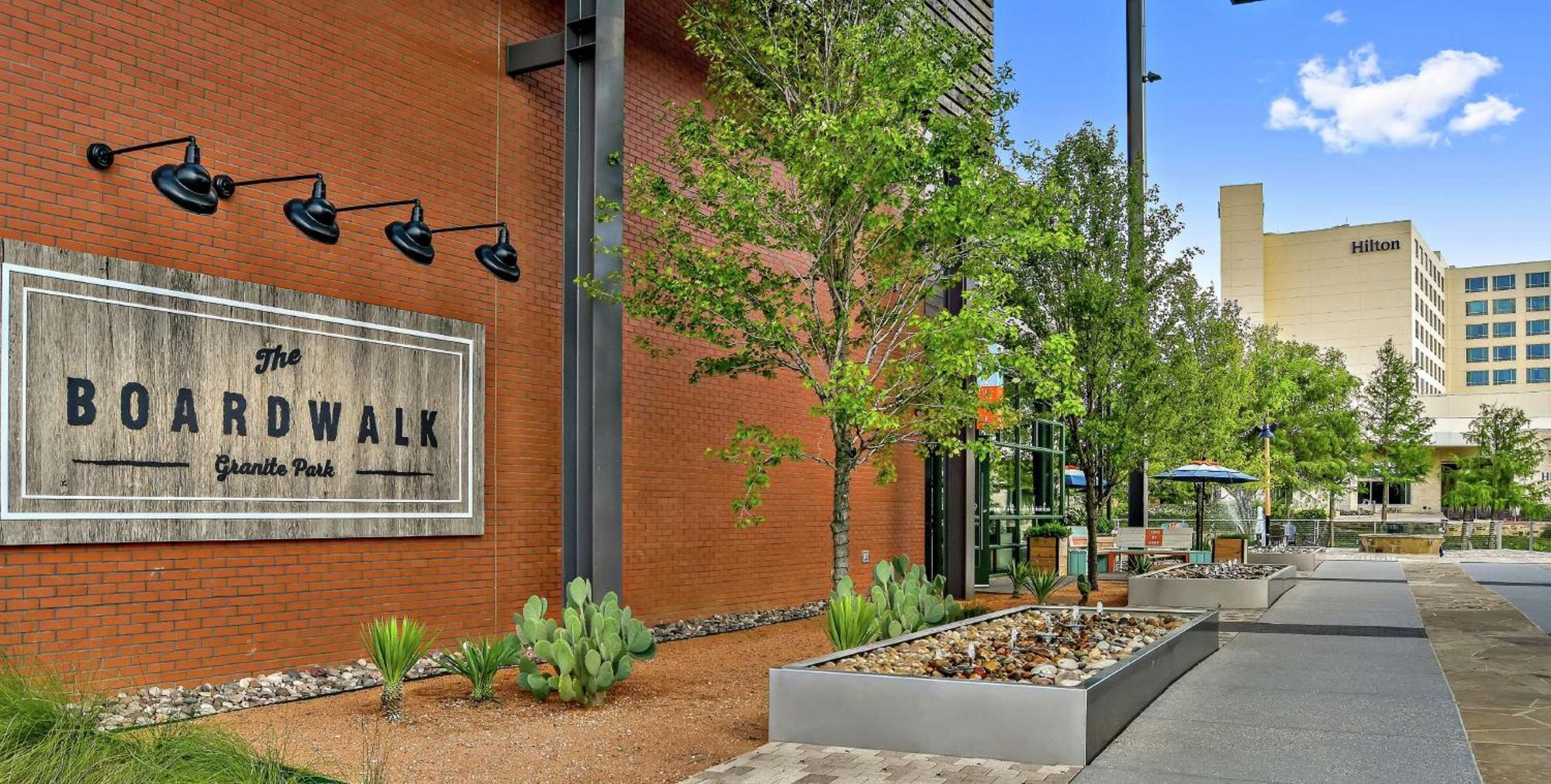 Hilton Dallas/Plano Granite Park Екстер'єр фото