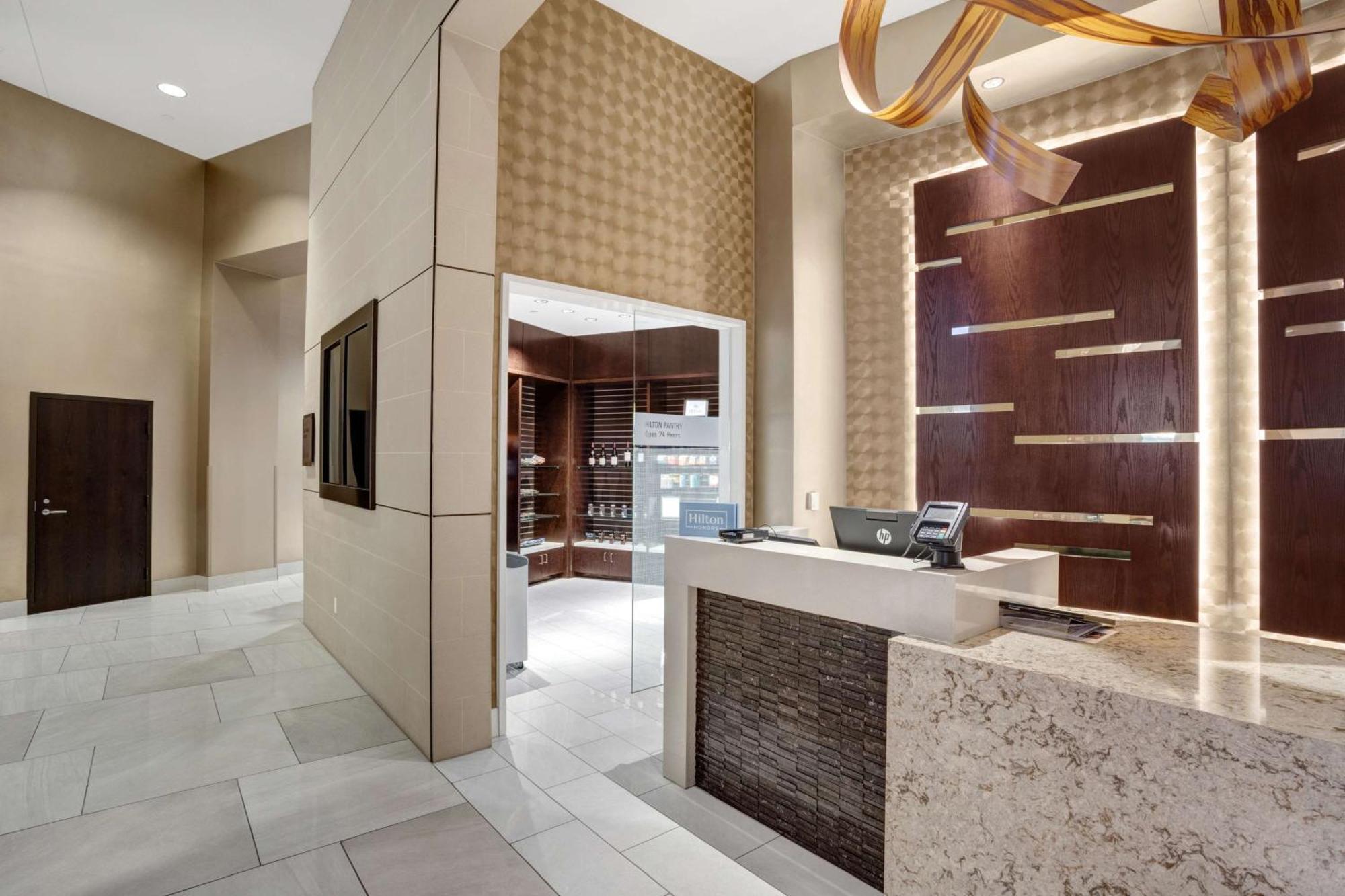 Hilton Dallas/Plano Granite Park Екстер'єр фото